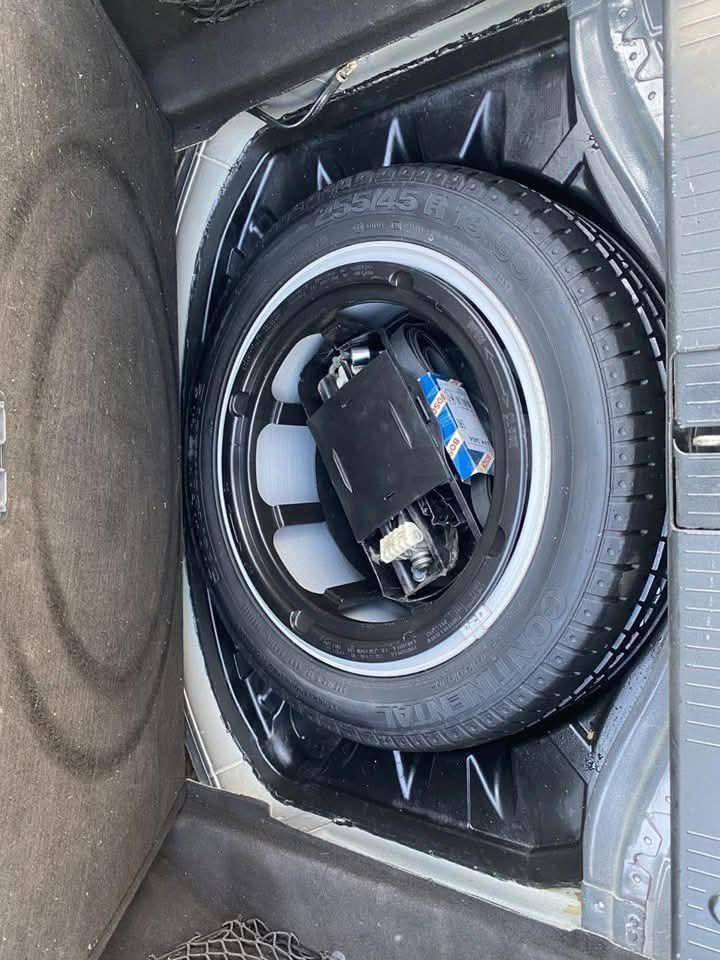 يالله السلام عليكم 
#للبيع #ادوات#ادوات#ادوات
#متومه طبق الاصل 
مارسدس S550 تحفه سبيرها مانازل 
#وارد خليجي فول مواصفات 
#موديل 2009 اصل
#بانوراما 
#خزن ميموري
#باب طويل وبيها هواي مواصفات معروفه ال S
#مكفوله من الكص ومن كلشي 
#السعر 125$ وبيها مجال 
للاستفسار ***********
