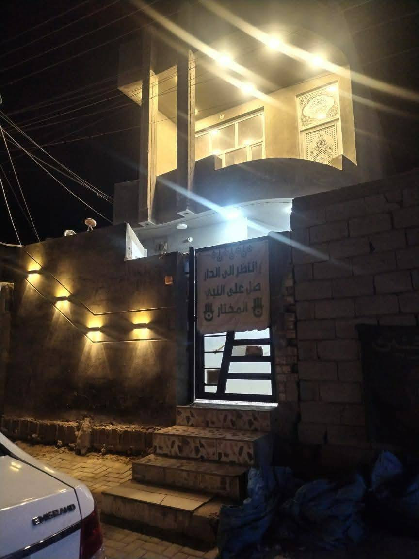 مشتمل للبيع مساحة ١٠٠ متر
بناء جديد وحديث درجة أولى الموقع الصويرة حي الزهور قرب الفلكة قريب على جامع دكتورة وفاء 
للاتصال ***********
