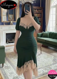 فستان كلوش • دانتيل • ماروني أحمر