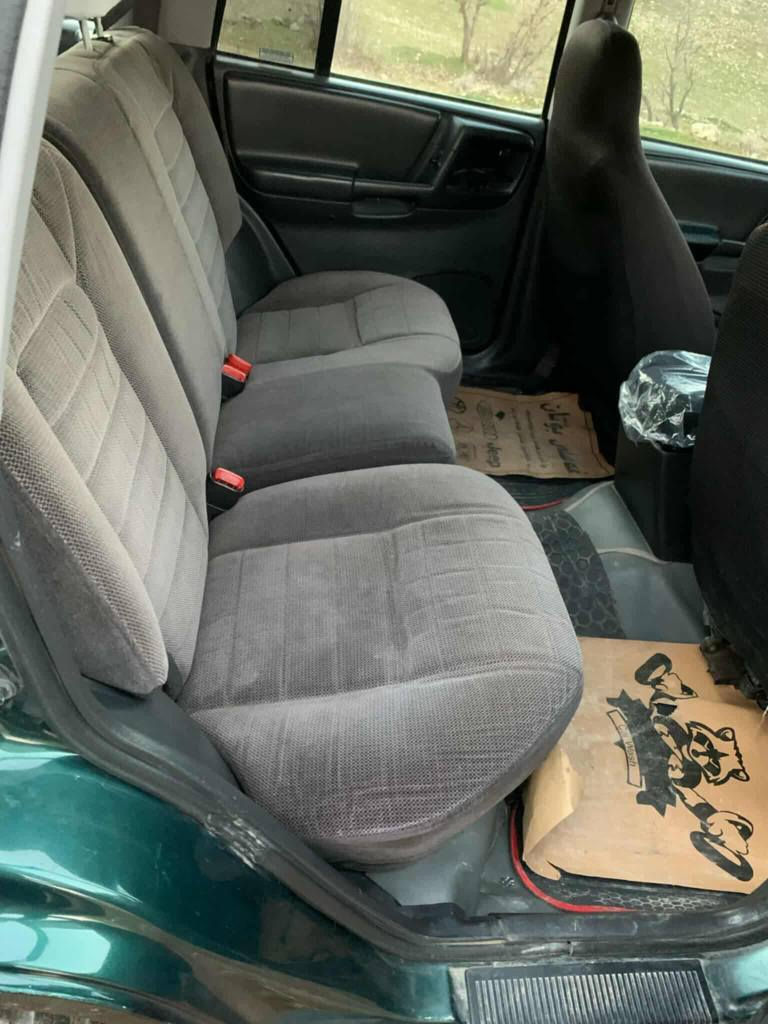 Jeep Grand Cheroke
بـــۆ فـــــرۆشـــتن!مۆدێلە 1996
ئـاڕم پلاستیــك ســـلێـمـانی بەشەرتی ئەولیات سەنەویشی لەگەڵدایە،
هەموو گیانی مەزبوتە گێڕو مەکینەی بەشەرت 
چوار تایەی تازەی نیو جەبەلەی بۆ بەسراوە دەبڵ ئەکسل 4×4 و هەموو گیانی ئیشەکات تەبرید سارد و گەرم ئیشەکەت مەزبـوتە کاربای وکامل چوار جام کارەبا Auto کامل لایت و بلاجیکتۆر ئیشـەکات.
نـــرخـی 55 گەڵاو معامەلەیەکی کەم لە سلێـمانیم  ژ.م *********** السليمانية, العراق
