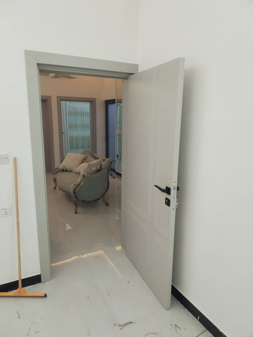 السلام عليكم
من رخصة المدير المحترم
جزء من أعمالنا في بغداد الدوره ان شاء الله ينال اعجابكم ترميم دار بمساحة ٢٠٠م تبديل سيراميك جدران الصحيات وفصل الحمام عن التواليت وإعادة أعمال ماء ومجاري وكهرباء الدار والارضيات مع سحبات جبسن
للإستفسار مراسلة الصفحة أو الاتصال على *********** واتساب موقعنا بغداد الدوره جمعية خير الله
اتصل نجيك للبيت نجرد فقرات العمل وننطيك التكلفه
يكون تغيير الواجهه مواد وعمل مجاني

ملاحظة جميع كوادرنا من الانبار
نتشرف بالتعامل مع الجميع
