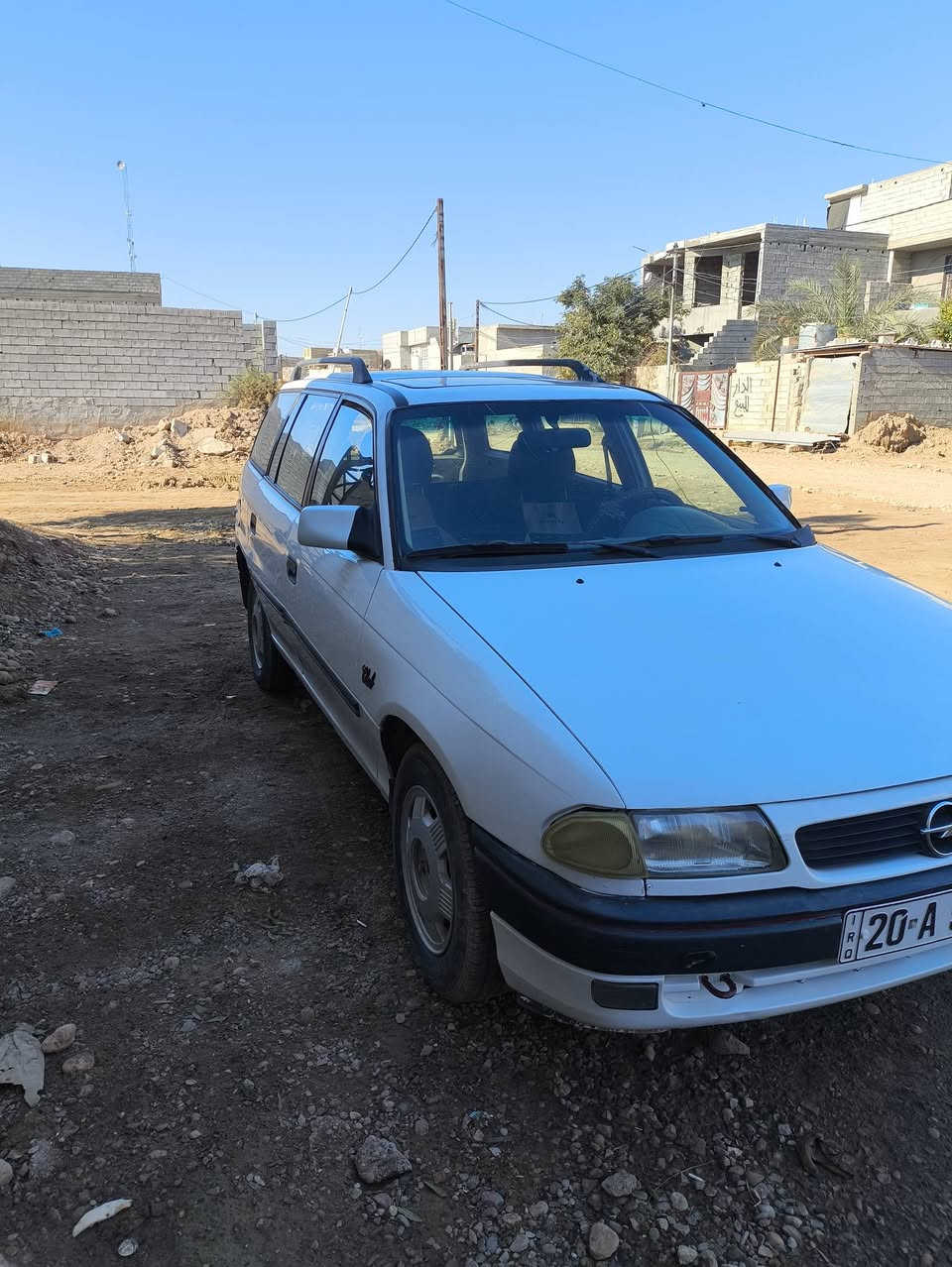 السلام عليكم اوبل استرا للبيع موديل 1993
مكينه وكير خير من الله مصبوغه احزام جماليه 
السعر  36  وبيها مجال مكان السياره   ديالى بعقوبه الاتصال على  ‏‪***********
