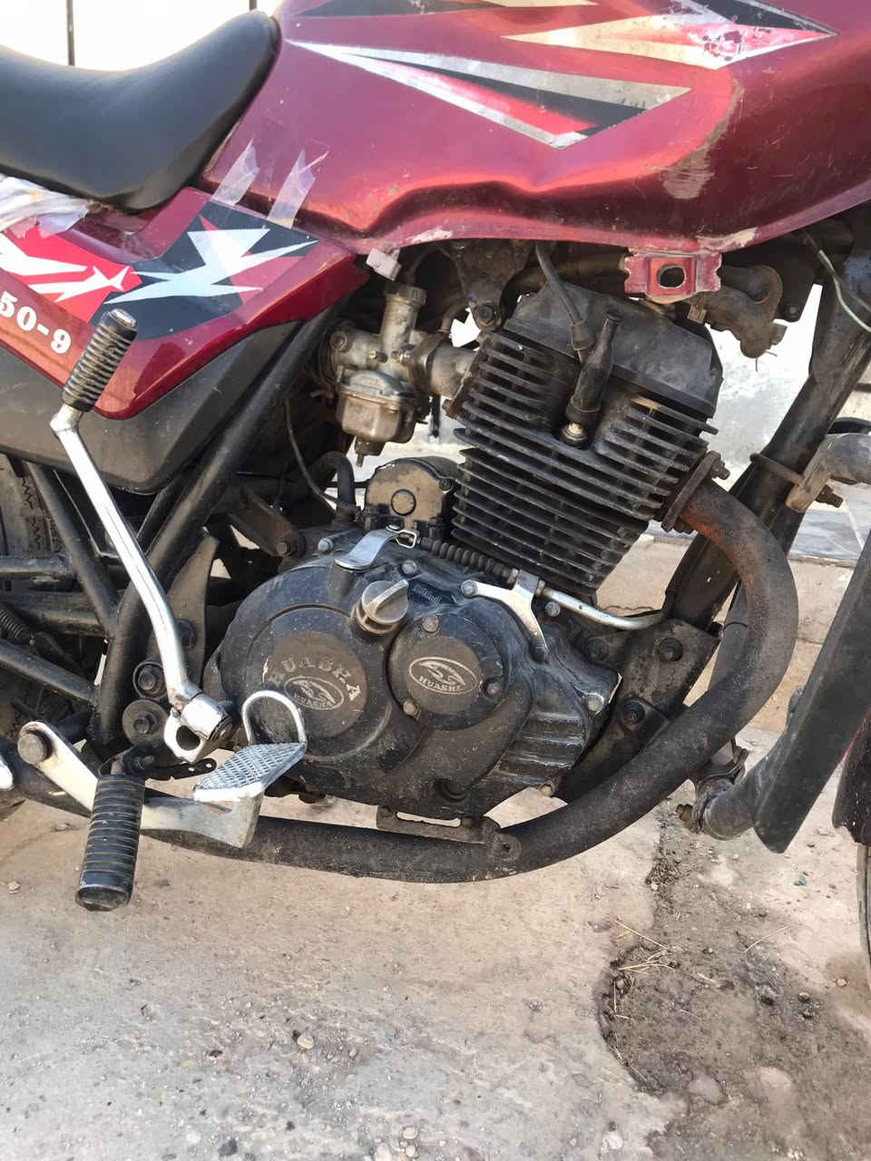 ب 275 الف قفل

هيوشة 2017
محرك 200cc 
شغالة مابيهة لا تنقيص ولا تبخير
الدراجة مجفته نشاط وشلعه كلش حلوة

يرادلهة ترتيب كماليات 

مكاني رمادي شارع السينما 

شراي اتصل واتساب او عالخط

***********
