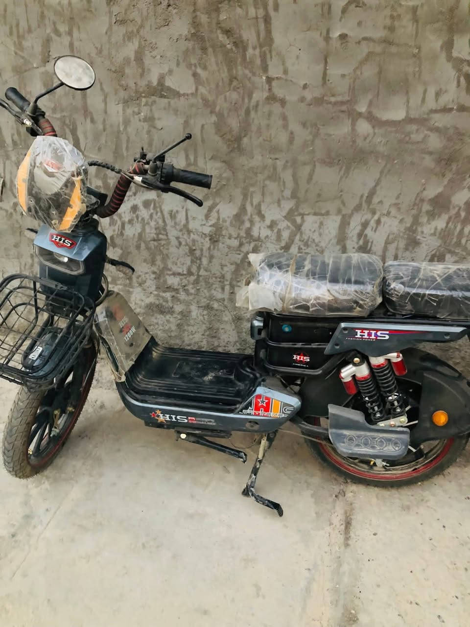 سلام عليكم دراجه للبيع مستعمله شهر واحد وعل فحص شرط بس شاشه نكسرت وبدلت وحده بدالهه السعر 450وبيه مجال رقم الهاتف *********** واتساب
