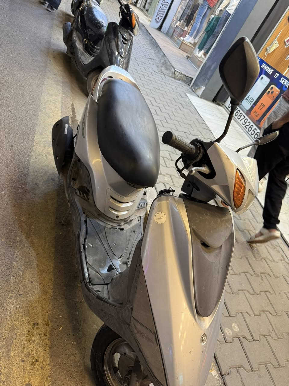 دراجه بريز نوزل لايت فوك
كهربايات شغاله شلعه معدل رمبه الدراجه 
كفرات مختمه 
الهاتف ***********
السعر 850 الف
