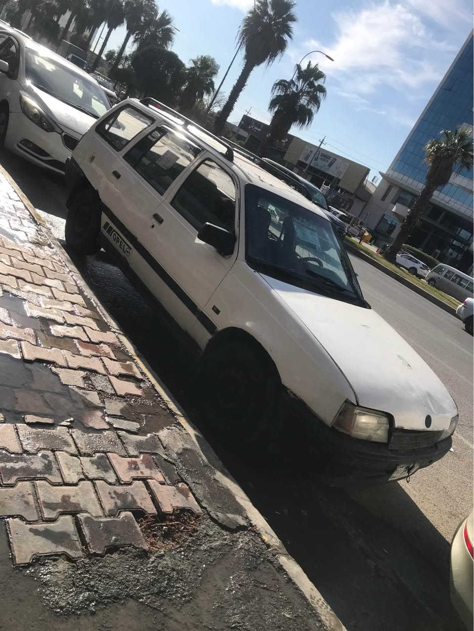 Opll kadet 1991 
گير و مه كينه به شه رت ريك ئاگره له جاده ى ماشاءالله زؤر زؤر به قؤته ارم پلاستيك سليمانى به شه رتى مرور و مه فره زه هه يكه ل و داخيلي ريك شه ريكه يه زؤر خاوينه بي سبوغ و دعم و ليدران دژه به نزين و فيته ر سعرى يه ك مانتؤر ته نها (١٤$) و كه ميك مه جال فرؤشتني خيرايه هى ئه و سعرانه نييه له هه وليرم (***********) أربيل, العراق
