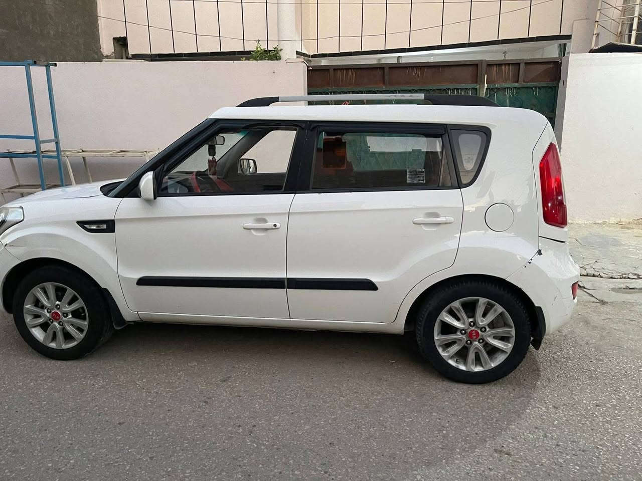 كيا صول للبيع سعر75 $ مناسب موديل 13مكينه بيها صوت خفيف رقم بغداد دولي سياره حلوه مال بيت بغداد الدوره ***********
