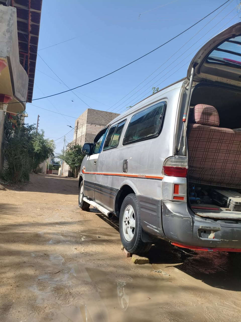 السلام عليكم ستاركس 2007 بسمي كفاله  من ضربه عيب شرعي كص معجون صبق  كفاله تخم تاير حداديه زينه مسكر اوتوماتيك لون سلفر  شواصي معمرات اثنين كلش قليل  دواخل جديده تبريد شرط بس كمبريسر   سعر 85وبيها مجال  ***********
