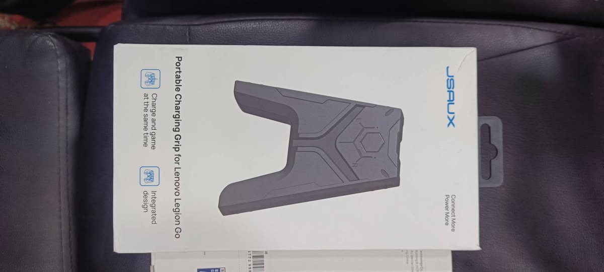 Lenovo Legion Go
512 SSD
16 GB 
144 Hz ips 2k
وياه ملحقات توصيلة مال يدات ويه التحويرة مالتة تكدر تربط كيبل LAN للانترنت وكيبل HDMI وية منفذين USB-C 3.0 وياها مروحة للتبريد كل القطع موجوده بالصورة والكراتين كلها موجوده.
الجهاز استعمال 3 اشهر.
الجنطة مالته موجوده بس ما طاكلها صور
سبب البيع اريد اجيب الاصدار الاعلى منه Lenovo Legion Go 2
مكاني بغداد الدولعي

سعره كامل 975,000 دينار

*********** موجود واتس اب او ماسنجر
