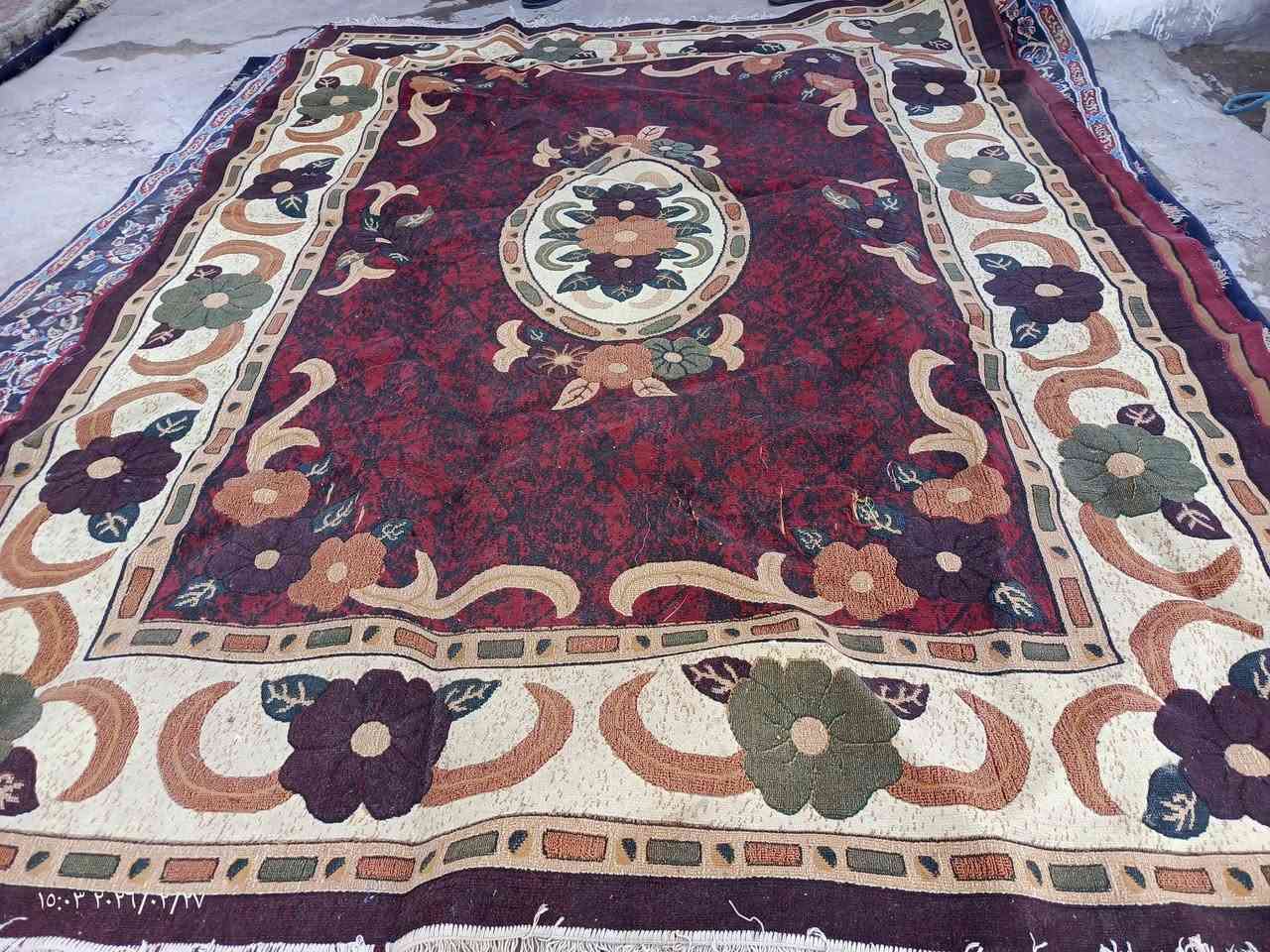 سجاد مستعمل بصوره جيده ٥ قطع قياساتهم موجوده بصوره سعره القطعه ٥٠ الف وبيه مجال الطيبين رقم*********** توجد خدمه توصيل انحاء كربلاء المقدسه
