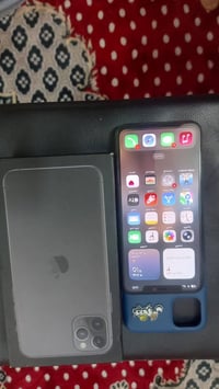 ١١ برو ماكس ذاكره ٢٥٦ بطاريه ٨٤ بلاديه نضيف كلش كله شغال استخدام قليل ...