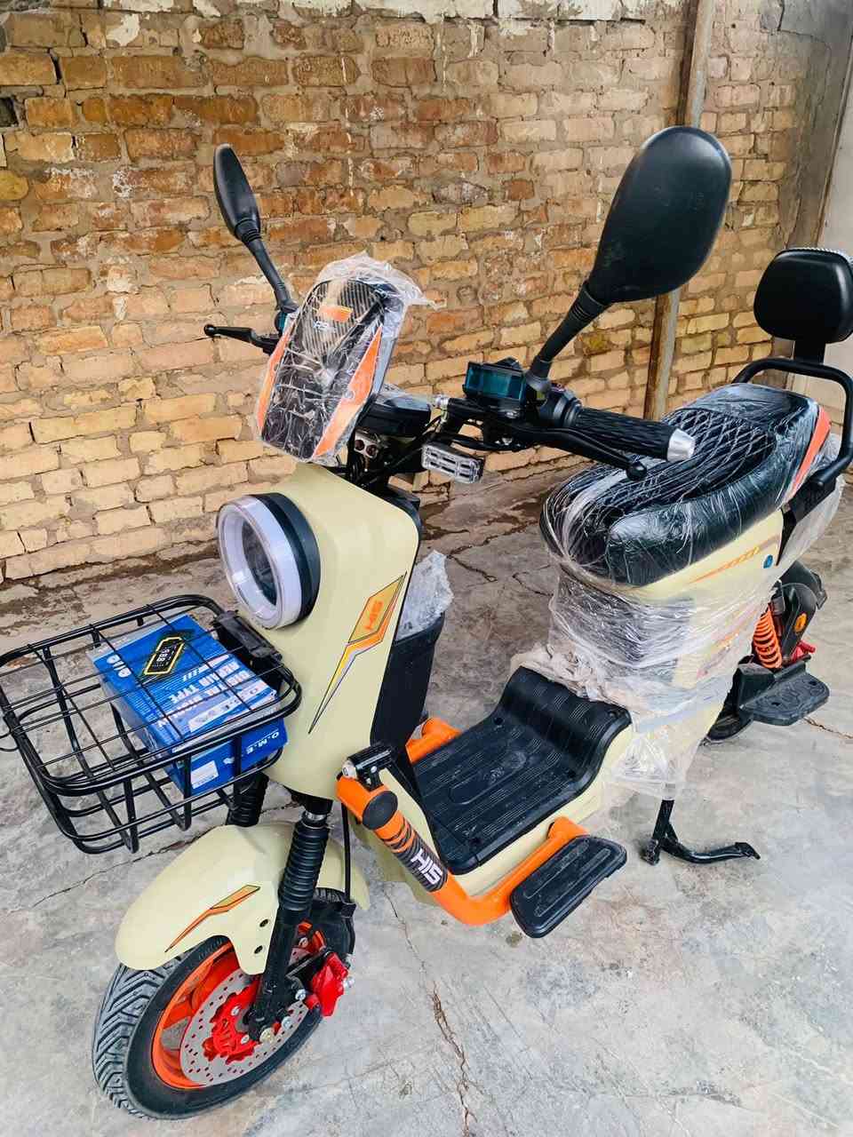 دراجه R9pro جديد استخدام يومين فقط مستعجل ع البيع السعر 700  ماخذهه ب850 بيهه مجال قليل رقم ***********
