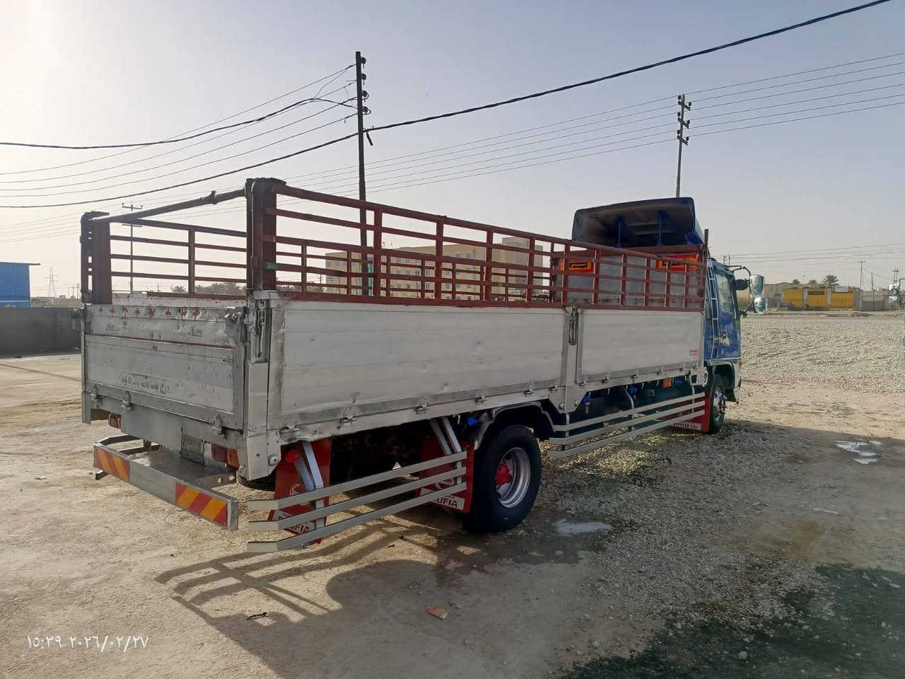 السلام عليكم هينو طيره سته وربع بلادي مكينه سبعين عادي سياره جاهزه من كلشي المكان الكوت الشهداء ***********
