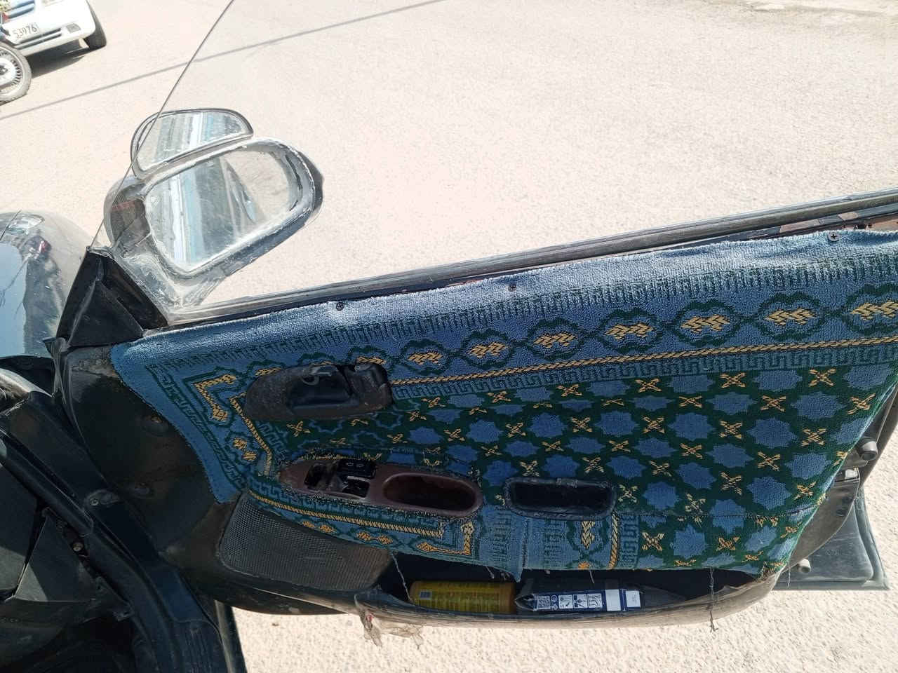 السلام عليكم 
سياره للبيع نوع كورلا 1992
مصبوغه عام جماليه وبيها تصليحات 
من الشرعي السعر 33 وبيها مجال 
التواصل على الخاص او الاتصال 
على الرقم ***********
