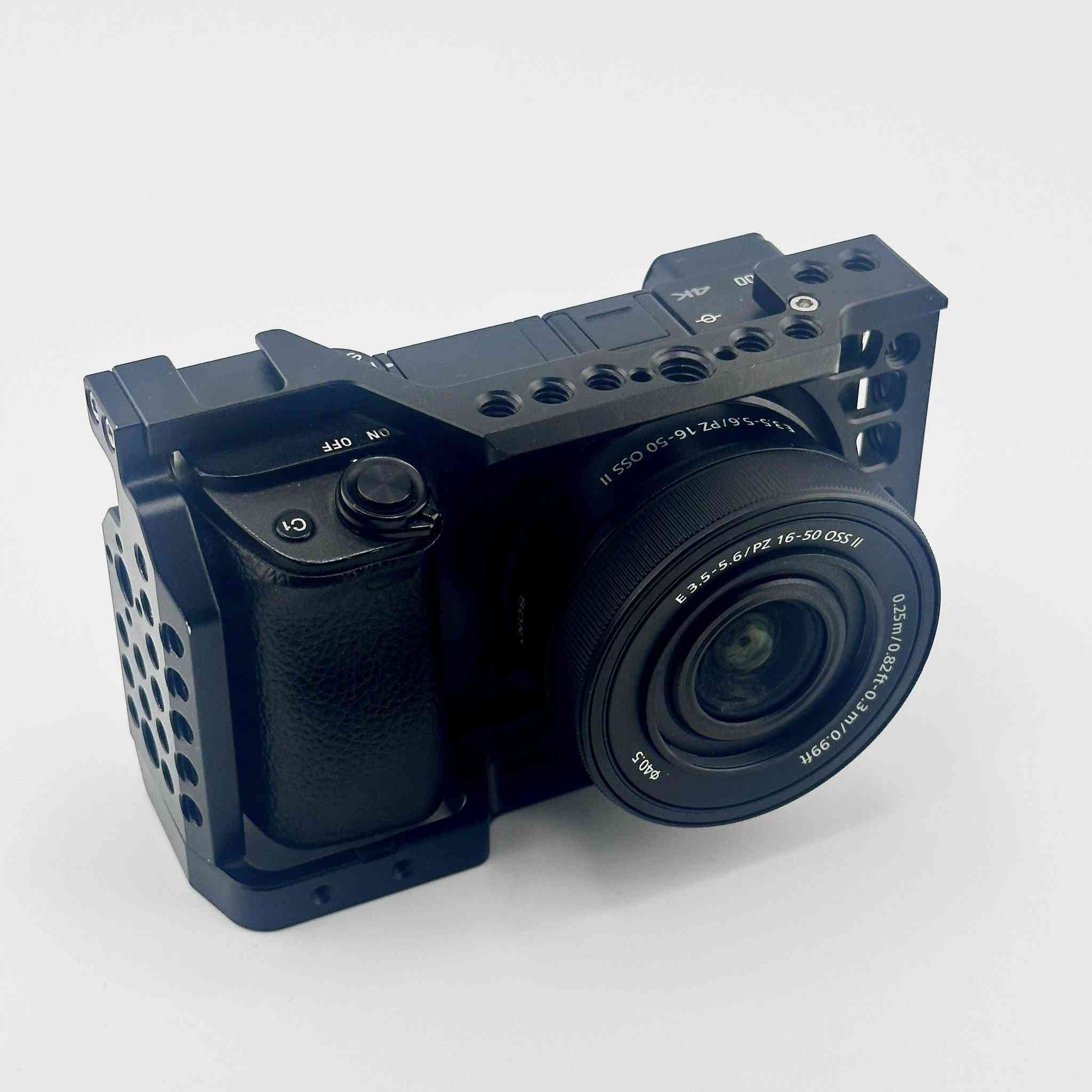 Sony A6400 Mirrorless Camera Kit
🔹 24.2 MP APS-C Sensor  
🔹 Sony 16-50mm OSS II Lens  
🔹 4K UHD Video Recording  
🔹 Real-Time Eye Autofocus  
🔹 180° Flip Screen  
🔹 Professional Aluminum Cage

📌 Accessories:
• 4 Batteries  
• Dual NEEWER Chargers  
• Original Strap  
• Original Box

📌 Shutter Count: 56,000

📌 Condition: Excellent

🗒️ الملاحظات:
نظيفة جداً، استخدام مرتب وشخصي، السنسر نظيف جداً وتعمل بدون أي مشاكل.  
مناسبة جداً للتصوير الاحترافي

💰 Price: 999 IQD

🚚 توصيل متوفر لجميع محافظات العراق مكاني بغداد


**إذا كنت صاحب هذا الإعلان وتريد حذفه لأي سبب، رجاءا أرسل رسالة إلى الدعم الفني**