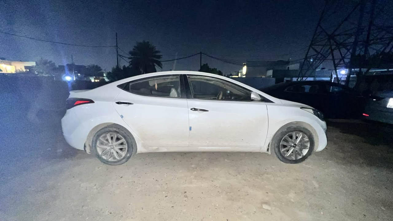 سياره النترى خليجي موديل2016 ماشيه 97000 بيها فقط باب السايق صبغ ويارد كد شبر جوه قبغ البانزين  
مشدودتلها منضومه زنون
مري شفط كهرباء
تحكم سترين
شاشه
منضومه بانزين جديده نوزلات فيتبم بلكات مجاول  قبل يومين مبدلهن 
منضومه مي ادامه كامله
باتري +تخم تاير جديد 
ويل كب  
شرط السياره متصرف عليها ربع وترايك وين متريد 
مكينتها 2000 بلاديه ممفتوح بيها برغي 
الشراي بي خير ويدلل السياره 137 ورقه وبيها مجال للطيبين 
***********
