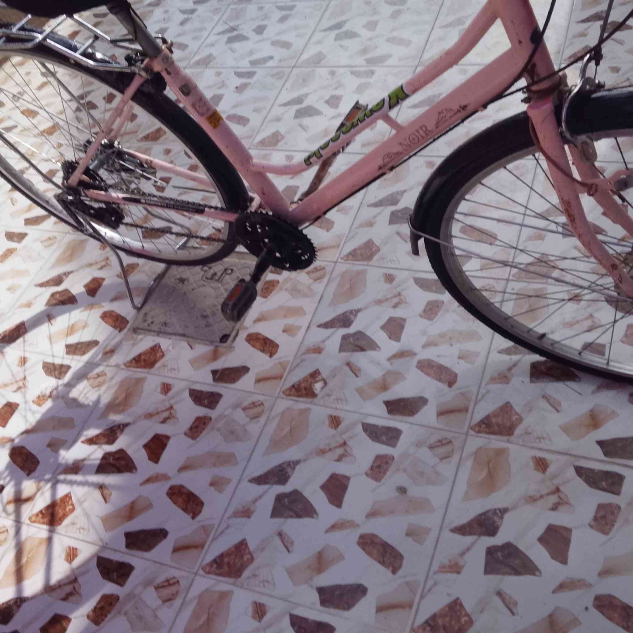 السلام عليكم البيع باسكل موزه حجم 27 باسكل نضيف جدا جوابه جديد تواير جدد. حساس شغال كير شغال شرط الفحص سعر ٥٠ وبها مجال بسيط العنوان تكريت القادسية شارع ابو عقرب حجز ماحجز *********** مكلف بل نشر خاص ماجوب
