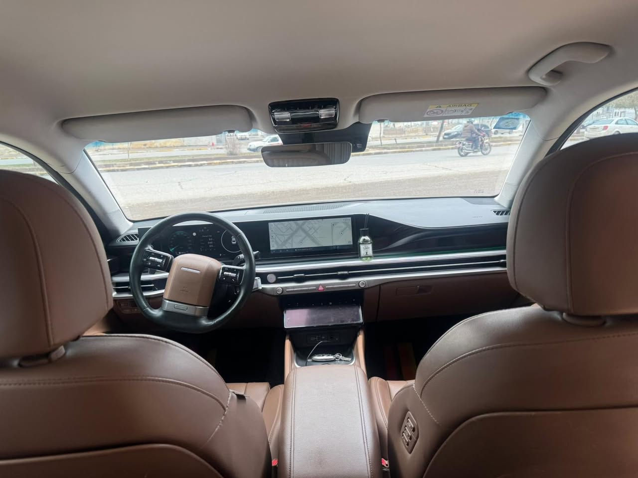 السلام عليكم ازيرا كراندر موديل 2023 وارد كوري فول ماعده البانورما محرك هايبرد ماشية 23 الف حادثه بجم تبديل قطع نفس الون مكان السيارة بغداد الدورة *********** السعر المطلوب 225 وبيه مجال للطيبين
