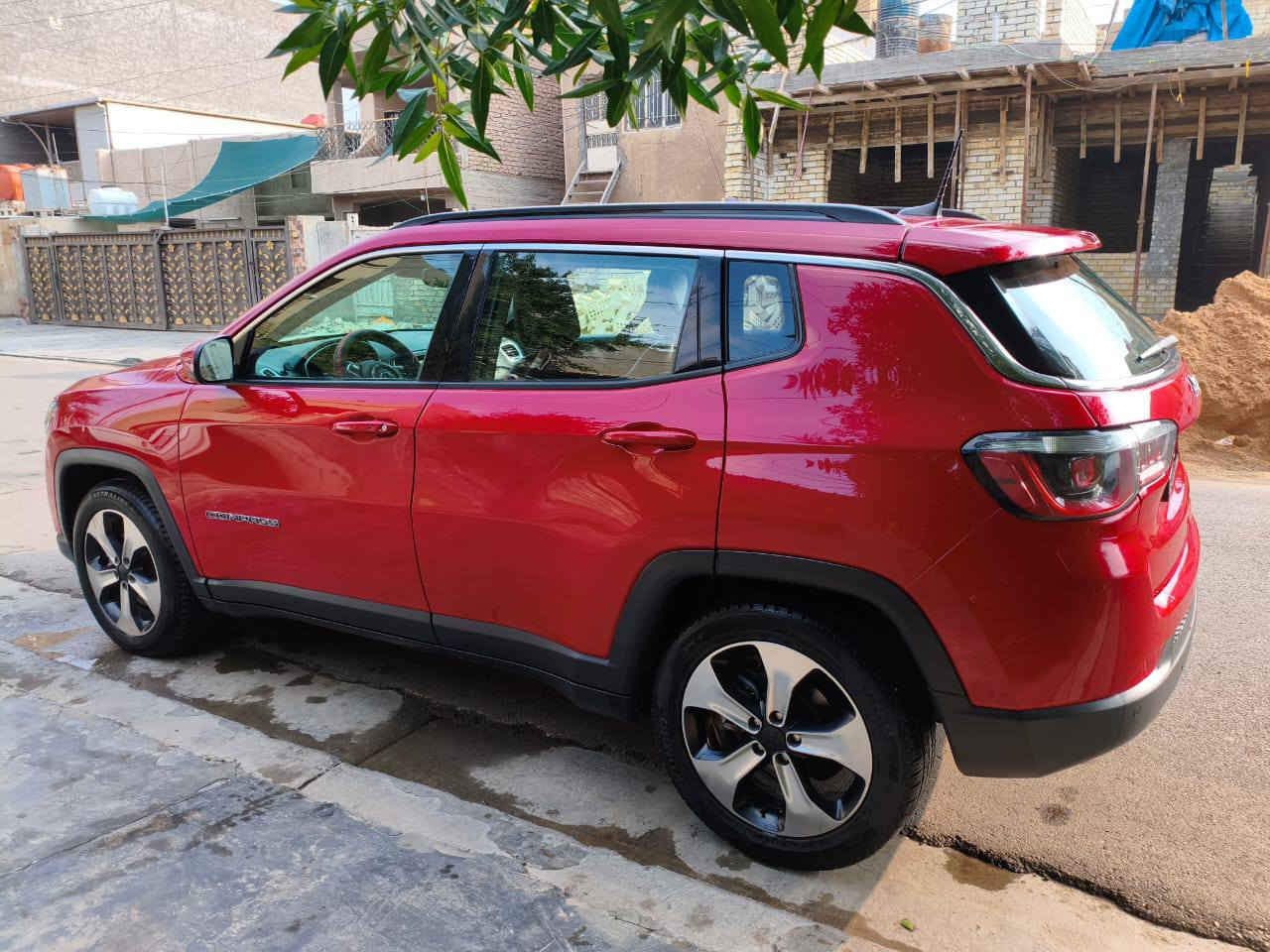 جيب كومباس موديل 18  محرك 2400 حادثها سرقه بدون ايرباك رايدها 130 وبيها مجال والاستفسار اكثر الاتصال على الرقم *********** واتساب بغداد, العراق
