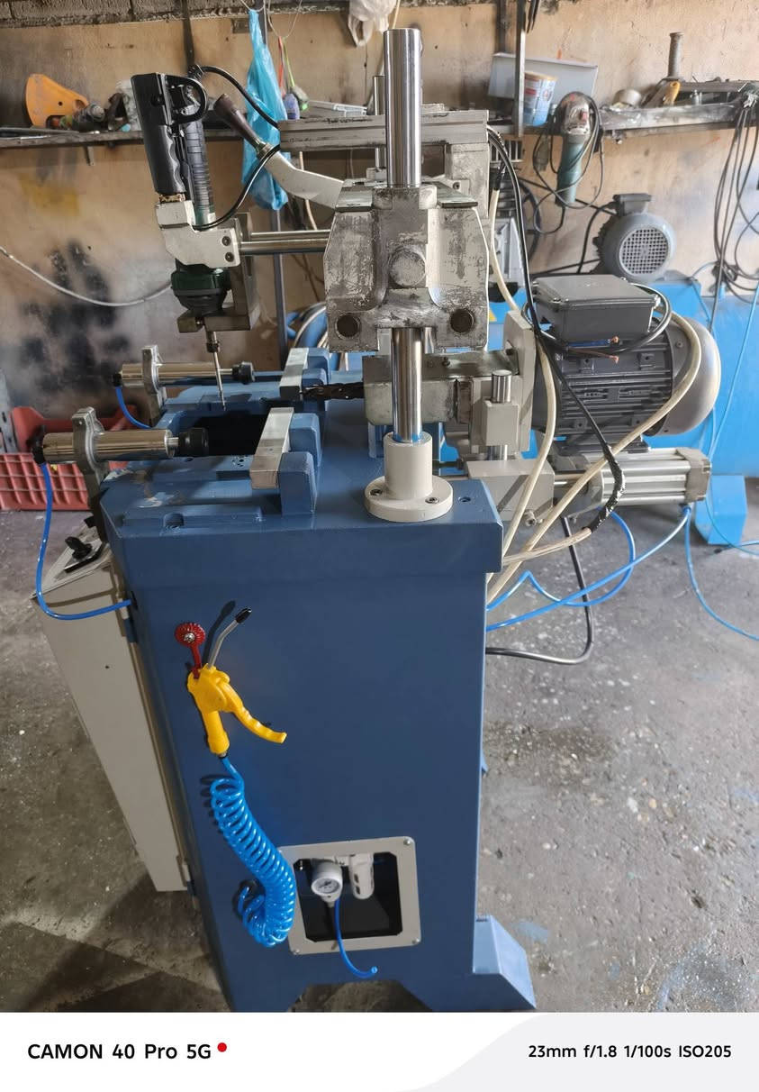 فريزه كيلون لل بيع المكان سليمانية يوجد توصيل لعد جميع محافظات العراق ***********
