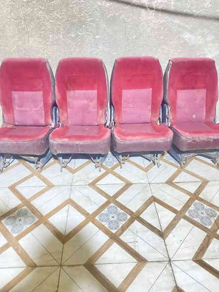 السلام عليكم اخوان كشنات للبيع حلوات ونضيفات كلش تجي وشوف ابعينك العنوان البصره 5 ميل رقم الهاتف *********** // السعر 75 الف
