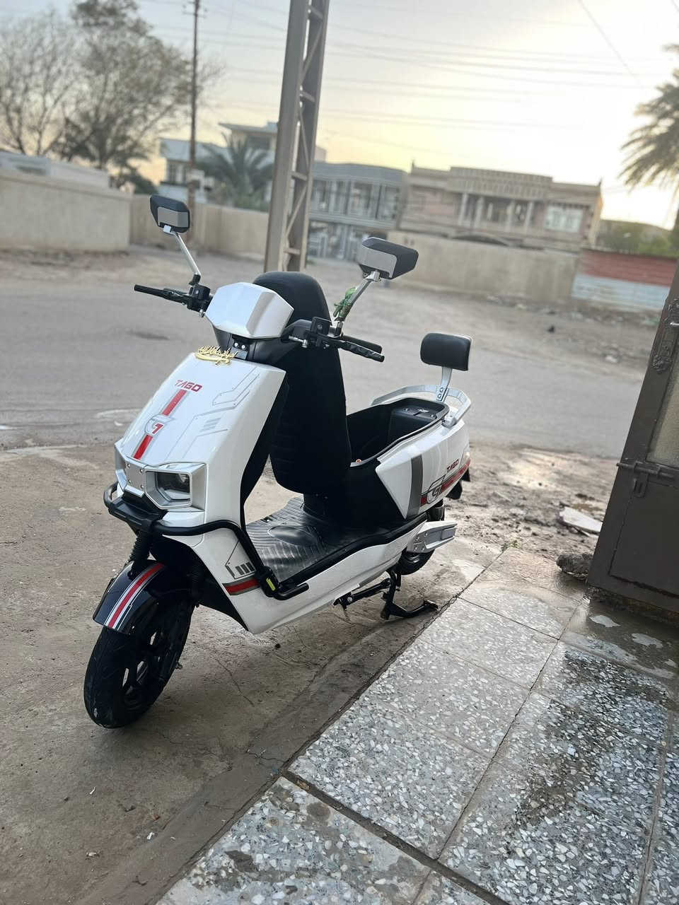 سلام عليكم شباب دراجه شحن البيع  سكنس استخدام خمست أسابيع   فقط الله شاهد  كلها كامله مكمله كل نقص وعيب مابيها امانت الله  تجي مواصفات عالميه
دراجه وصلها مال المعرض موجود 

الموديل 2026 
النوع سكنس
البطاريات 6 كبيره 
التحويلات1.2.3
السرعه 75 حقيقي  
جهاز انذار السرقه
تشغيل عن طريق كارت 
قفل ستيرن 
لونها كلش مميز 
كشن سياحي  VIb
نضام ABS
نضام USB
طارات جبلي 
بريكات دسكات دهن 
أطارت جوبلس 
لدات اماميه وخلفيه 
اسطابً لايت 
شاحنه ذات شحن سريع ويقاف ذاتي 
اشاير رباعيه 
اي استفسار اتصال 

***********
