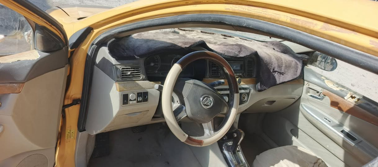 السلام عليكم للبيع ليفان 620رقم بابل صدامي  محرك كورلا كير اوتو السعر 15مكان السياره النجف الرقم ***********
