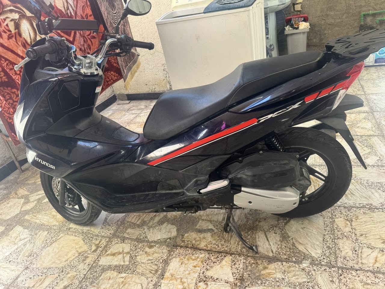 للبيع دراجه نضيفه مكينه ما مفتوحه
ماشيه 20 الف حقيقي ياباني جيل ثاني  
تجي تفحص على راحتك السعر 14 $ وبيها مجال للشراي 
مكاني مدنية الصدر 
***********.  Pcx
