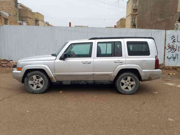 السلام عليكم سياره جيب كومندر 2007 جاهزه للبيع سبعه راكب مصبوغه عام السعر 85 ورقة العنوان الشعب خلف جامع الشروفي رقم الهاتف ***********
