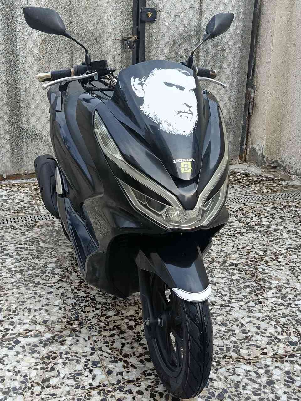 سلام عليكم بي سي اكس جيل الثالث
وارد كوري دراجه بحالت الوكالة
مكينه كلجات مكفولة كفاله عامه
حساس زدحام ستان كهربائي 
ماشيه 16الف حقيقي تخم تاير 
هيتر بليدات عده صباين شركه 
سكن بغداد حي النصر ***********
