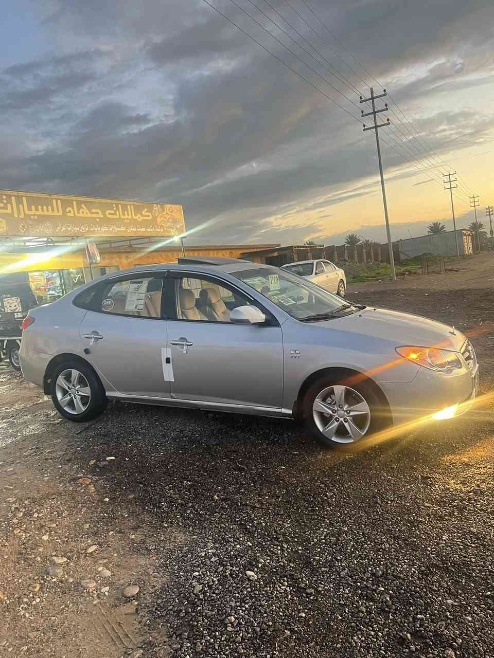 السلام عليكم للبيع أفانتي دخول جديد محرك 16 شرط  كير اوتو شرط دكشن عالي بلادي السياره جديده لارصعه ولاا شخط موصفاتها حساسات خلفيه تبريد بيانو  أضاء بل مري صدر جديد طبه تخم تاير جديد  كشنات جلد تدفئه بل كشنات مري شفط  اربع دسك كشن سايق جكات تحكم ستيرن ويل 15 اصلي  السياره جديده بمعنئ الكلمه احلا من الصور شرط تراي وكشر زيررو.    السعر 43وبيها مجال 
مكان السياره تكريت لاستفسار ***********
