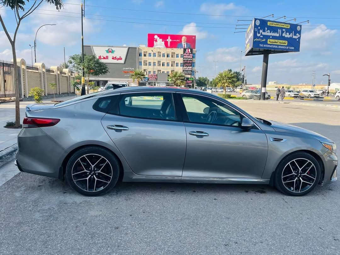 سلام عليكم كيا اوبتيما مديل 2016
 فول Vip 
للبيع  فقط  اعلئ فئه SXL (vip)
محرك الفين تيربو دبل كزوز 
فول مواصفات
مري اشاير شفط
تبريد ثلج قطعتين منفصل
دخول ذكي وترحيب ذكي
بصمة ابواب
يدات نيكل.
ستيرن تدفئة

بصمة حساسات خلفية
بردات خلفية بلادي 
كشنات جلد ولون رماني 

ويل 18 بلادي كروم اصلي
جنطة ذكي تنفتح عن بعد.
 كشنات جلد تدفئة تبريد

شاشة اعطال
تحكمات ستيرن جهتين شفتات ستيرن
مرايا تعتيم
نقطة عمياء
حساس ماء الزجاج
تحديد مسار + توقف تلقائي
مثبت سرعة ذكي مع الرادار
ماشيه 100 الف مايل

السعر 129 وبيها مجال قليل 
العنوان كربلاء للتواصل اتصل
***********
