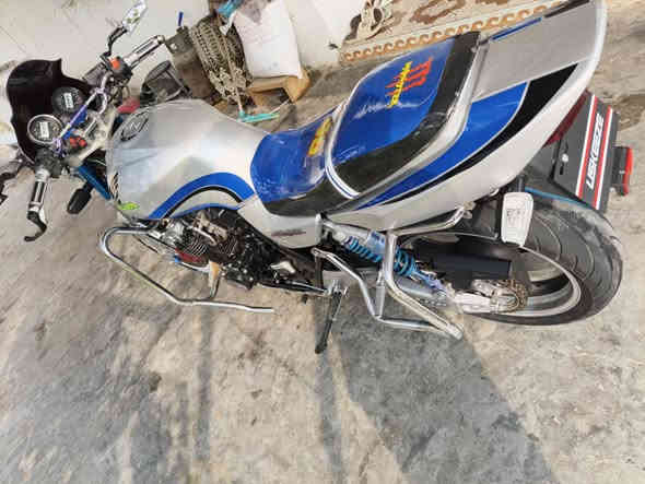 للبيع  او مراوس حسب القناعه سيبي فور  400 جيل ثاني 16 ولف محرك اخرس ودراجه مابيه اي نقص جاهزه من كلشي 
بيه اوراق بدون كمرك 
السعر 14 وبيه مجال العنوان رمادي تاميم ***********
