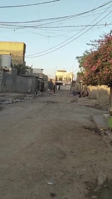بيت للبيع المساحه 300مترمعامل بلحسينيه شارع معمل بغداد بصف الدورالطابوبيت زراعي واقع حال يحتوي 3غرف
نوم واستقبال وصاله 11ونص ×4وصحيات خارجية وحمام داخلي عوزه بس لبخ ومطبخ 4×4لاسقبال 6×4ونص وكراج جبيرياخذ سياره الكراج5×6ومطبخ حار وحمام مشترك خارجي وحديقه خلفيه مي موجود بشته وبصيف مي خير من لله بي مي خطين يعني ماطورين بي كل خط بوحده كهرباء خطين يعني من محولتين غرفتين الجوه عكاده وباقي البيت صب كونكريت مسلح 
ويه البيت 
كاونترات عدد2
سبلت 1
غرفة نوم تركي درجه اوله 
مجمده 1
تانكي مي ابولالف الجبير2
ماطورمي 
كيزرجديد1
مبردات 2
 تخم قنفات
مكينت خياطه 
واكو بعدشغلات بصيطه هم من ضمن البيت 
السعر48 الرقم  ***********بي واتساب 
بيت للبيع المساحه 300مترمعامل بلحسينيه شارع معمل بغداد بصف الدورالطابوبيت زراعي واقع حال يحتوي 3غرف
