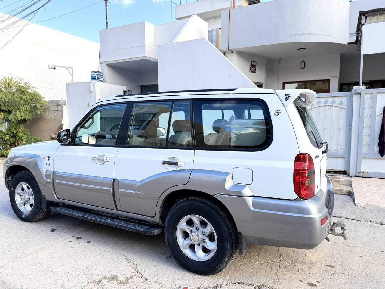 هوندای تریکان 2006 رەقم اربیل تحویل اسلی 
بدون صبغ بدون بارد سياره جديد دبل اكسل فول مواصفات سنةوى مجدد گیر محرك مکفولە مکان سیارە بکلار ***********
