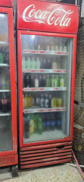 عارضات عصائر والبان للبيع 
الاحمر كوكا كولا سعره ٤٠٠ 
السود اثنين الواحد ب ٢٥٥ 

فوول نضافة و فوول تبريد 

المكان خلف مديرية التربية الجديدة /مجلس المحافظة سابقاً 

***********
