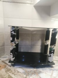 ميز بلازما • قابل تفاوض • للبيع