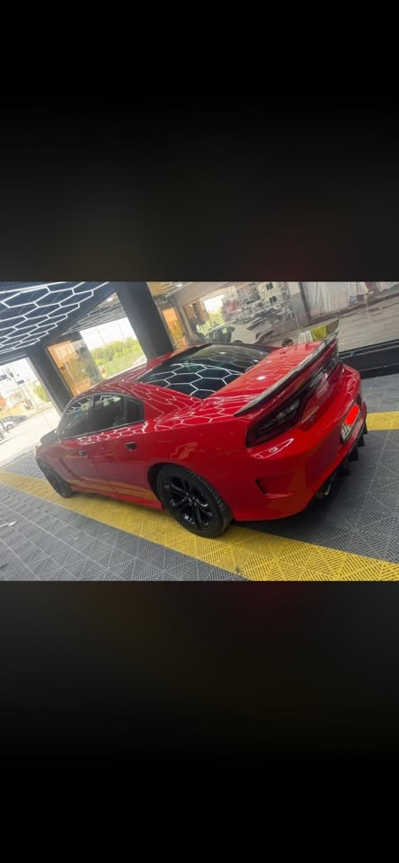 جارجر جي تي بلص بلاك أدشن
خليجي 

مغلفهppf 

🔥🩵

‏CHARGER GT PLUS BLACK EDITION 

جيتي بلاص ام رادار فووول 📍

الموديل :2022  . (خليجي) . شركه هارلم

 
 . 

المحرك : V6.  3.6L .

سياره مكفوله من الصبغ و البارد و من اي ضرر

بحالت زيرو

الون احمر مميز 

المواصفات :

* جناح خلفي اسود. 

* ويل قياس 20 انچ اسود . 

* مقود القيادة رياضي . 

* مقاعد رياضية من الشاموا الأسود.

* نقطة عمياء . 

* رادار مع مانع تصادم

* مصابيح أمامية زنون . 

* كشافات الضباب زنون . 

* المصابيح الأمامية مع LED . 

* حساسات خلفية. 

* شاشه كبيرة مع نظام ملاحة نفكيشن GPS . 

* سستم صوت الپاين .

* فتحة سقف (سلايد) . 

* المقاعد الأمامية كهربائية . 

* ذاكرة لحفظ وضعيات الجلوس (ميموري) . 

* مقاعد أمامية تبريد وتدفئة . 

* مقاعد خلفية تدفئة.

* تشغيل عن بعد . 

* المقود كهربائي . 

* تدفئة مقود القيادة . 

* محدد سرعة . 

* تلفون بلوتوث . 

* كاميرا خلفية .

* مرايا متحسسة للاضاءة العالية .

* كير شفتر بالستيرن . 

* دخول ذكي (بصمة) .
لد متغير اللوان 
مكان سياره بغداد الغزاليه
سعر  سياره 320 وبيها مجال

‭***********‬
