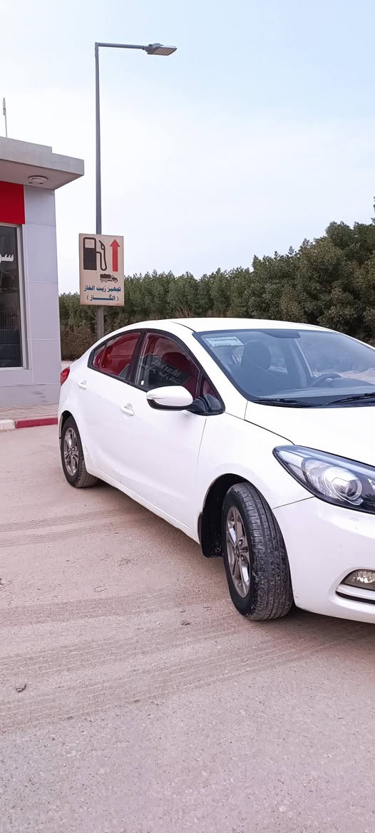 سلام عليكم..
للبيع فقط.. 
سيراتو 2014 اربيل وكاله مداور ماكو مشكله نص موصافت بيها  شويه صبغ بل بنيد والباقي كفاله كير مكينه حداديه تبريد مكفوله السعر 108وبيها مجال حك الجيه مكان السياره نجف للستفسار رقم الهاتف ***********
