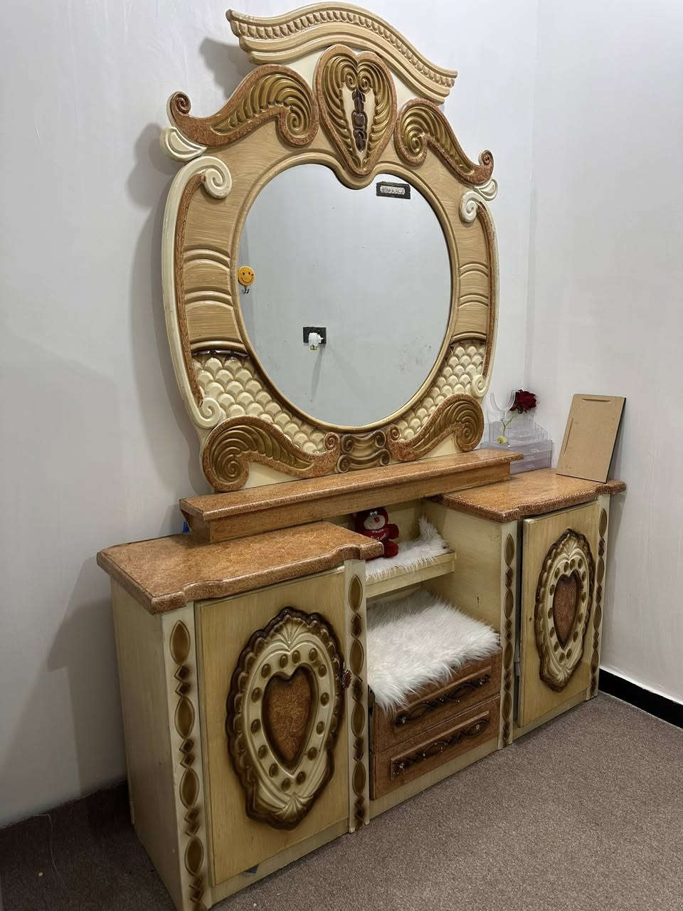 غرفة اخشاب نجاره نضافه 90‎%‎ سوق الشيوخ السعر 850 الف  ***********
