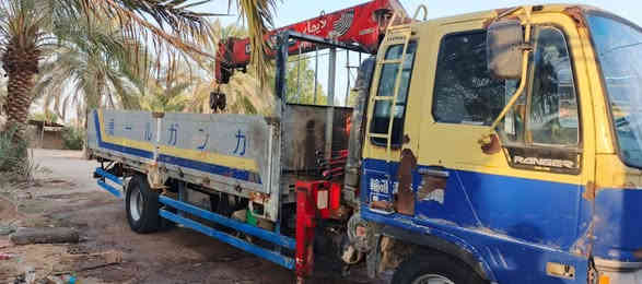 السلام هينو طيره ٧٠عادي طول سته وربع سياره محوره كرين يونك أربع سلايت مخالف مكاني بصره السعر ١٨٠ وبي مجال *********** ملاحضه بلسنويه ما مسجل كرين مسجل حمل
