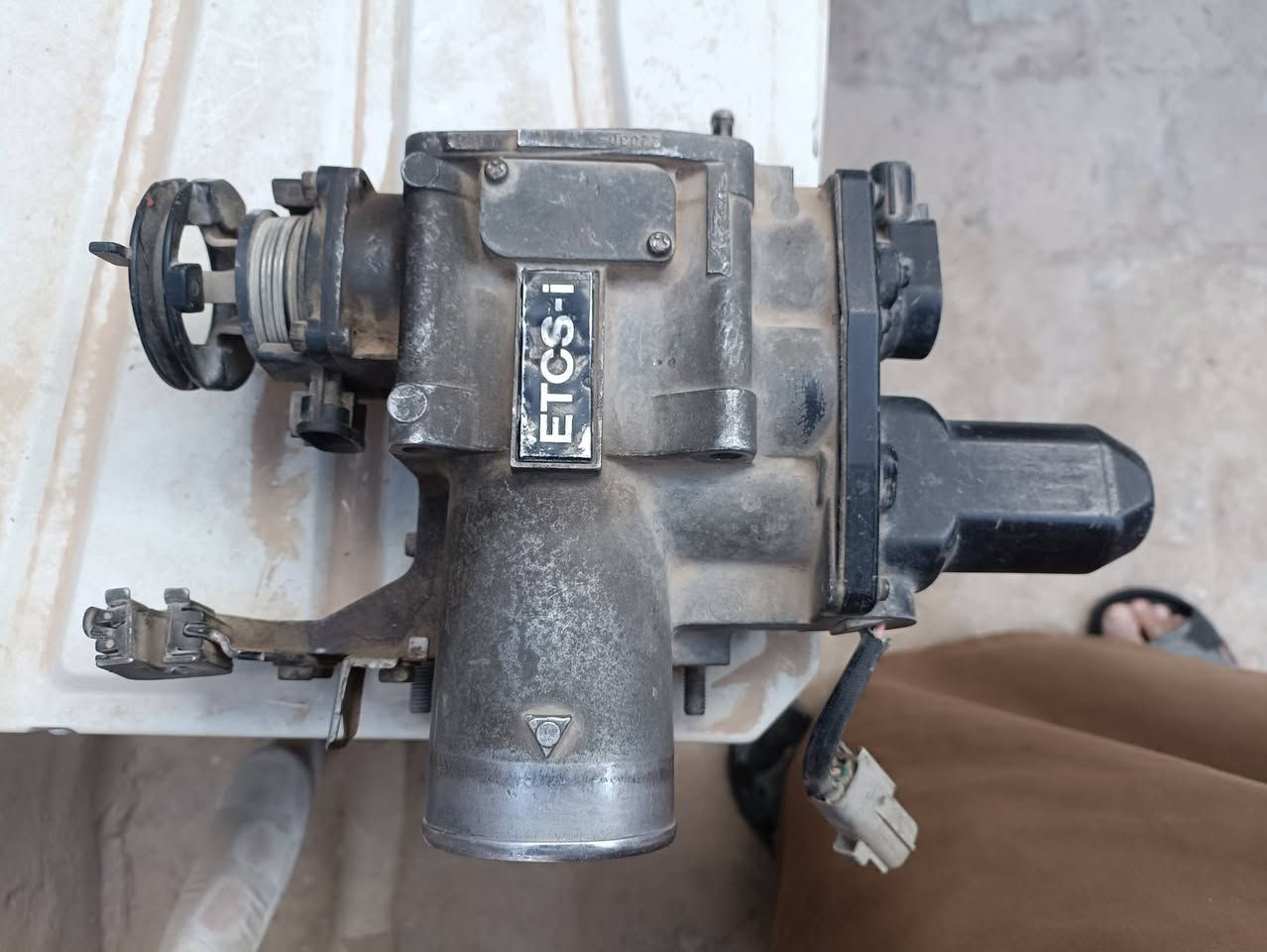 السلام عليكم
جويترات للبيع 2500و3000فيشه وبطل 
وشاشة كامرةبلوتوث واواكس ورام شغال ونضيف 
الغراض كلهن 200اتصال على***********كربلاء
