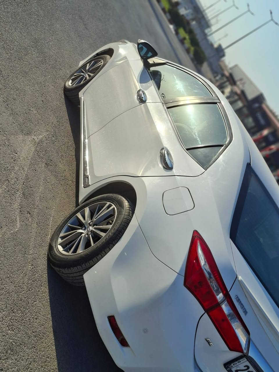 کرۆلا ۲۰۱٥        ژ.م/ ***********
کرۆلا خلیجی سپی مەکینە ۲۰ گەورە گێڕ و مەکینە بە شەرت بێ دەعم ڕەسمی سۆنەر دانراوە مواسفات se جام کارەبا ئاوێنە کارەبا شاشە ئایپاد ویل گەورە شەریکە ،  سەیارەکە زۆر پاک و جوانەو هی مەعرەز نیە ماڵی دۆستە سعر ۱٤٥ و معامەلە السليمانية, العراق
