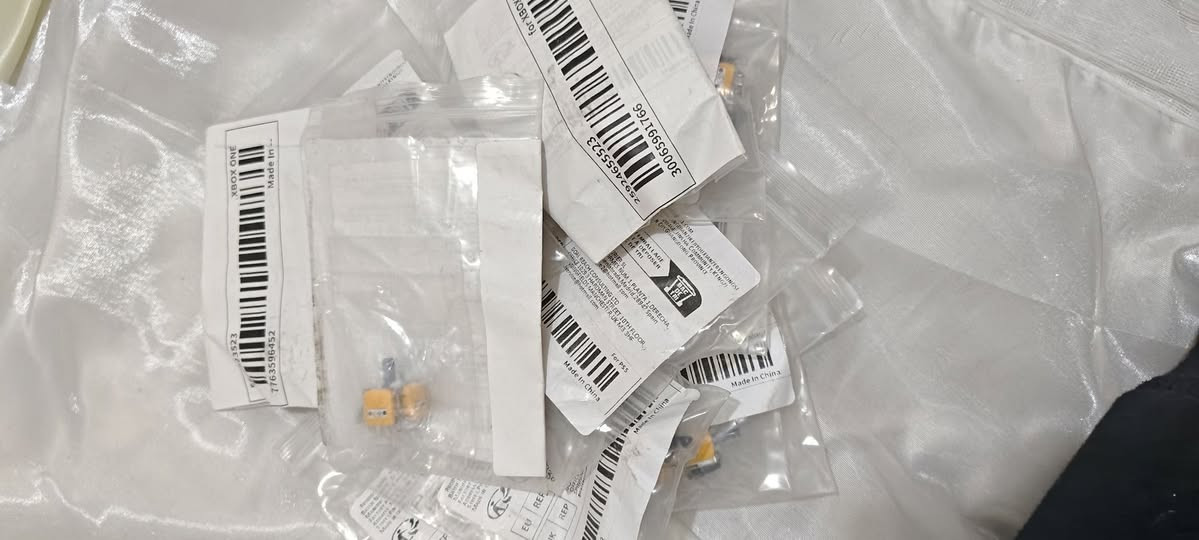 عدد 12 قطعه
كير مغناطيسي xbox /ps5/ps4
طيني سعر مناسب تدلل


**إذا كنت صاحب هذا الإعلان وتريد حذفه لأي سبب، رجاءا أرسل رسالة إلى الدعم الفني**