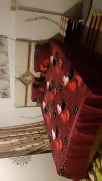 عندي الغرفه خشاب مستعمله السعر (400الف )ابيه مجال الغرفه نضيفه ابس عيب...