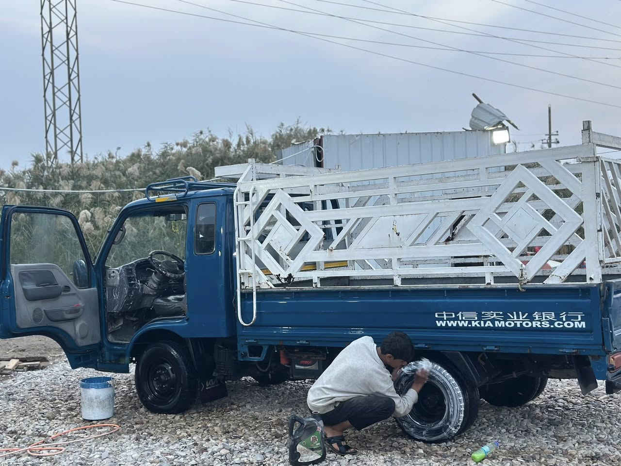 السلام عليكم كيه ام عيون للبيع موديل2001سياره خير من الله نضيفه مكان كوت ***********سعر 80وبيها مجال
