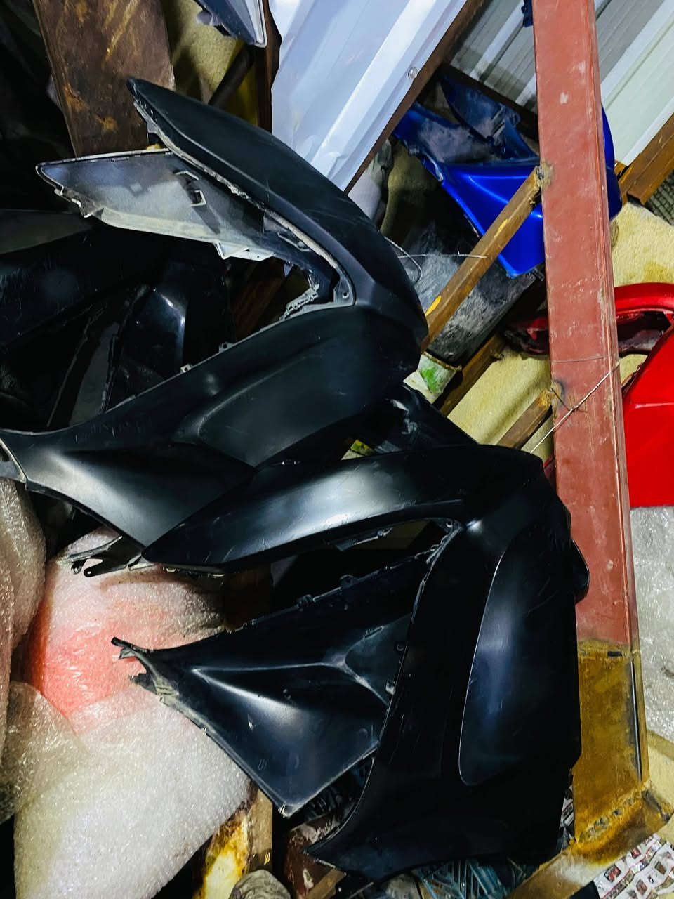 السلام عليكم، متوفر غراض تفصيخ بلادي مال pcx (بيسي  اكس) الجيل الاول ، مكاني بغداد شهداء البياع، رقمي *********** غير متواجد ع الفيس فقط ع واتساب
