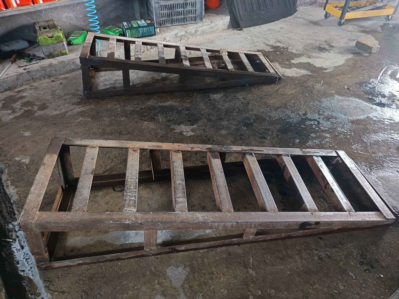 رمبات حديد للبيع الطول 1.5 العرض 50 ارتفاع 40 المكان كربلاء
***********
***********
