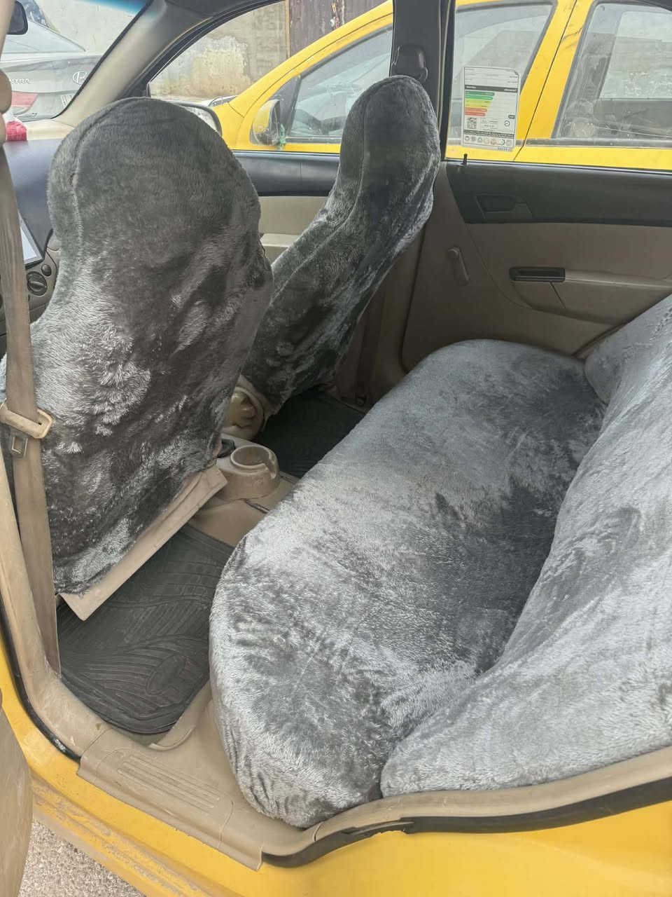 سلام عليكم افيو صفره شركه عامه
خليجي محرك مفتوح 1400 كير عادي
محرك وكير نضاف سياره مسوليها ادامه كامله
تايرات حجم 14ويل 14
شاشه تاب الاصلي
رقم نجف نكيلزي سياره بسمي 
مصفره هيئه وغرامات شرط سياره تداور بسمك
سياره جاهزه بيها جاملغ امامي وبنيد فقط
مكاني النجف ***********
سعر 50 بيها مجال قليل
