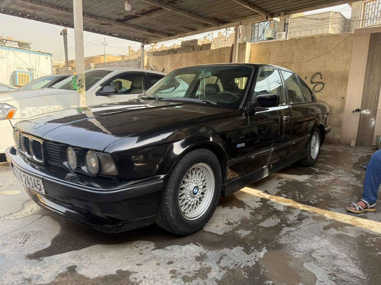 Bmw ١٩٩٢
موديل  حجم 535 كير عادي 
صدر امامي خلفي جديد طخم تاير جديد ويل كب خلية غرفة جديدة جلد سلايد طكتين تبريد ممتاز كهربائيات بلادية  رقم انكليزي سنوية لغاية ٢٠٢٩ لون اسود مصبوغة عام جمالية رقم بغداد تحويل ثاني يوم
اتصال ***********
واتساب
